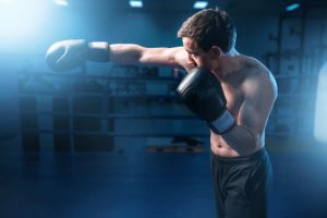 boxing footwork for beginners, boxing stance demonstration, coach teaching basic boxing skills